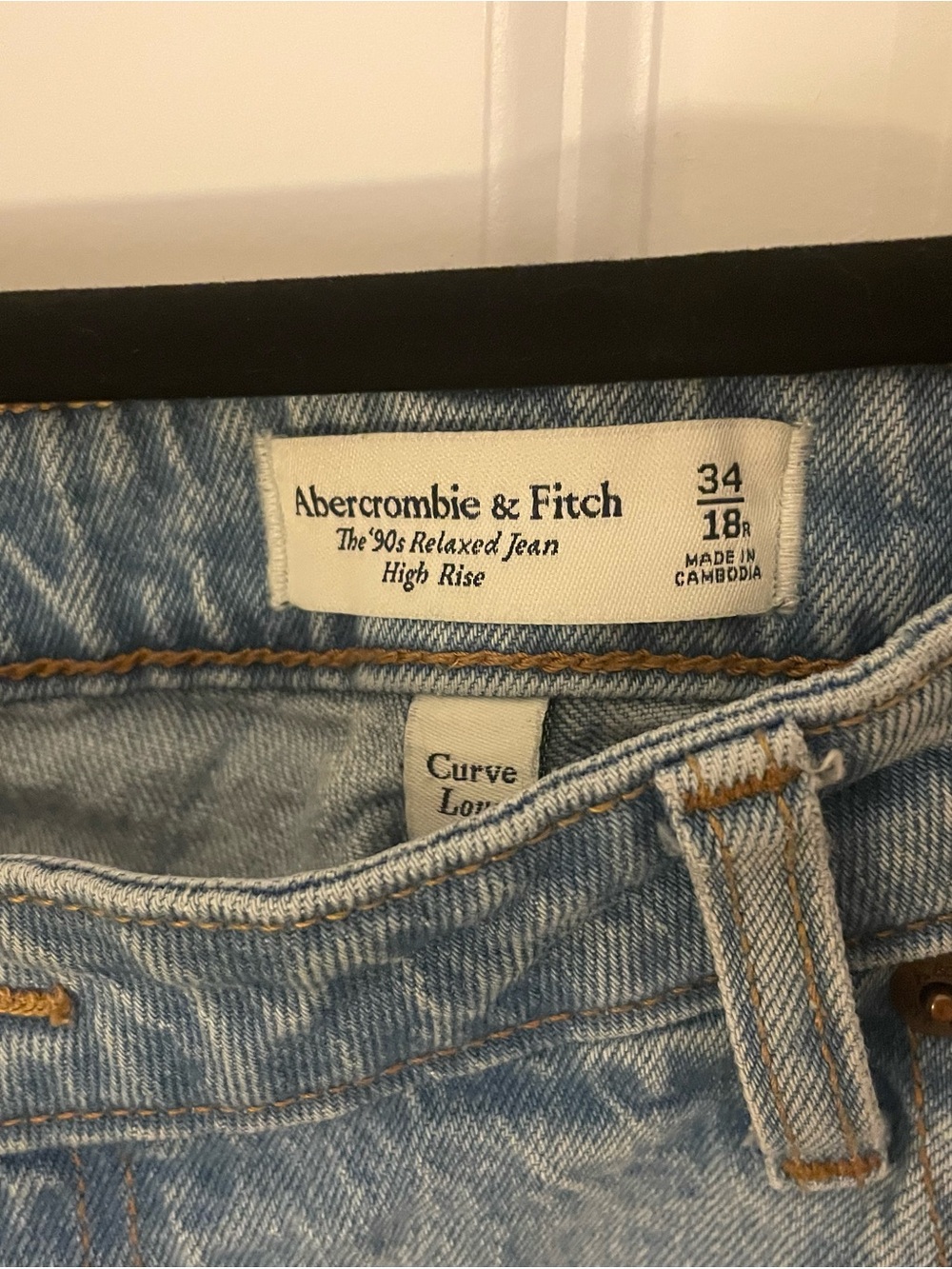 Abercrombie & Fitch Light Wash High Rise 90s Relaxed Jean